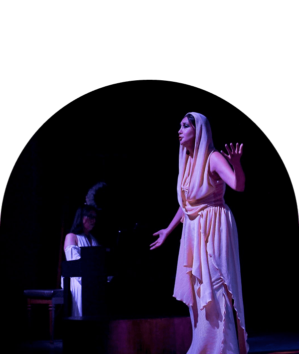 Sofía tocando el piano