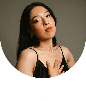 Sofía tocando el piano