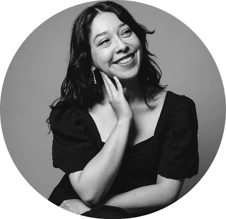 Sofia tocando el piano